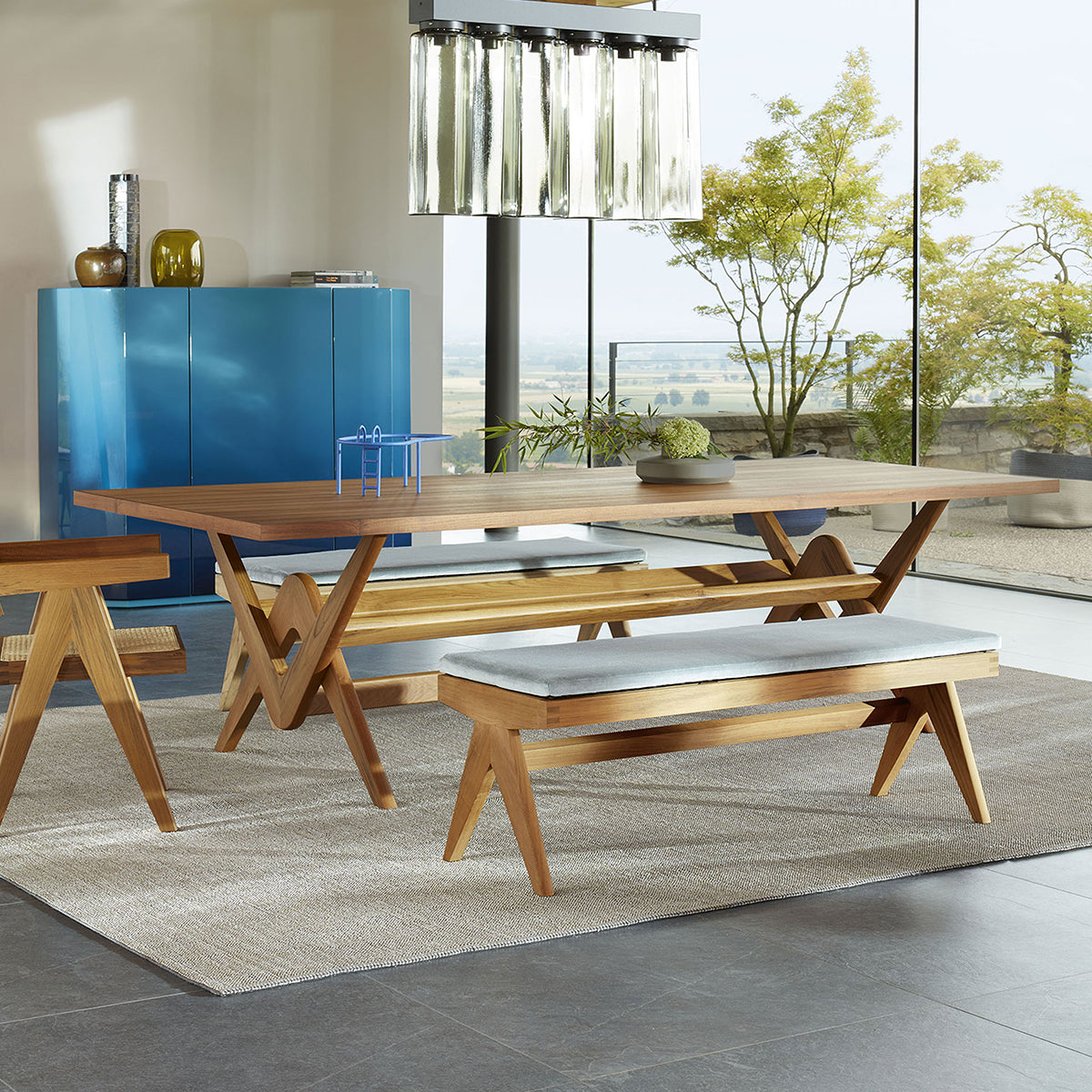 PIERRE Table